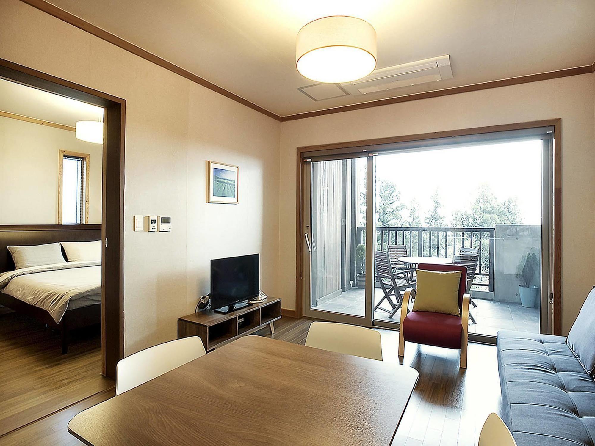 Jeju Eco Suites Seogwipo Exterior photo
