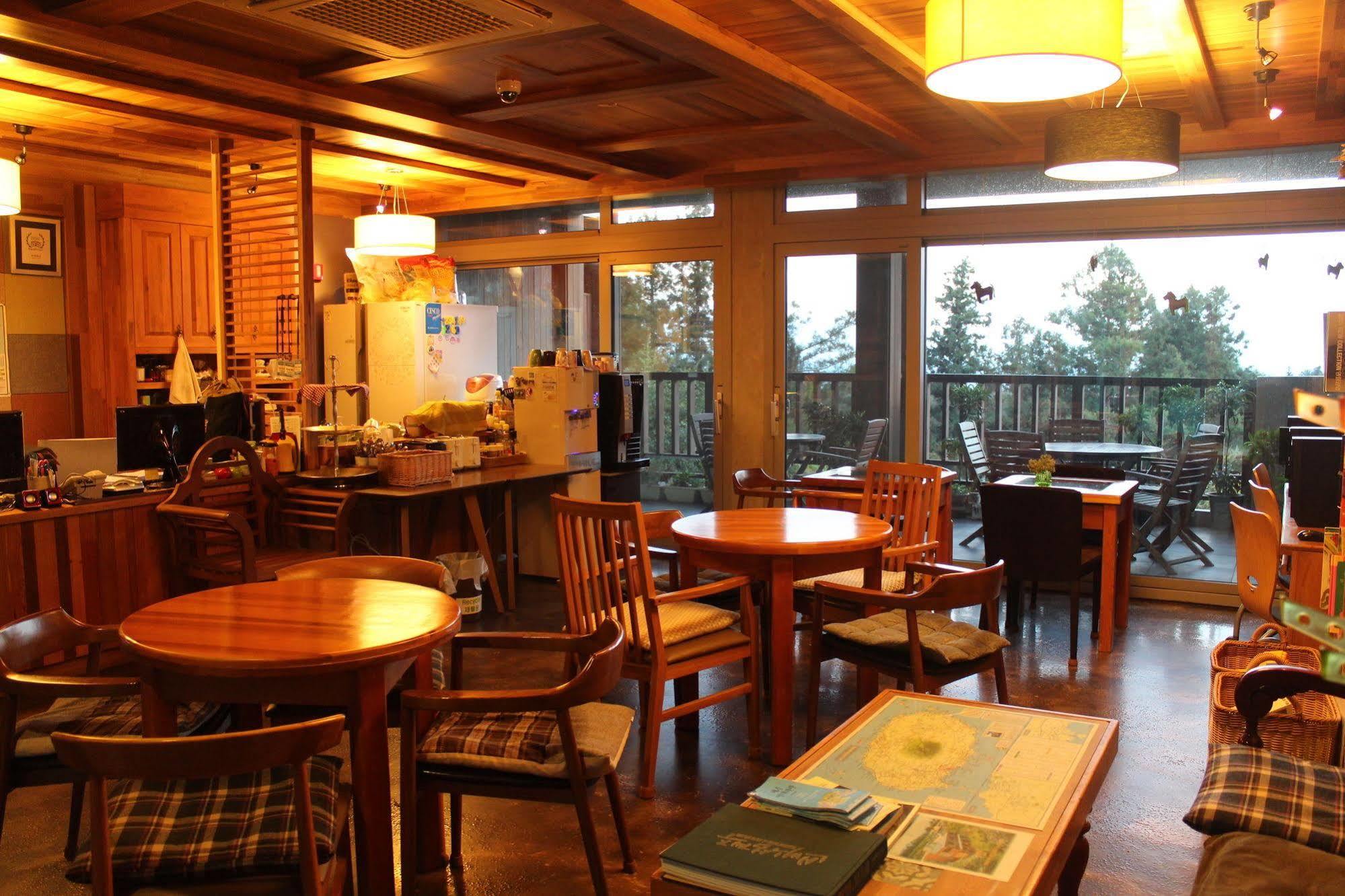 Jeju Eco Suites Seogwipo Exterior photo