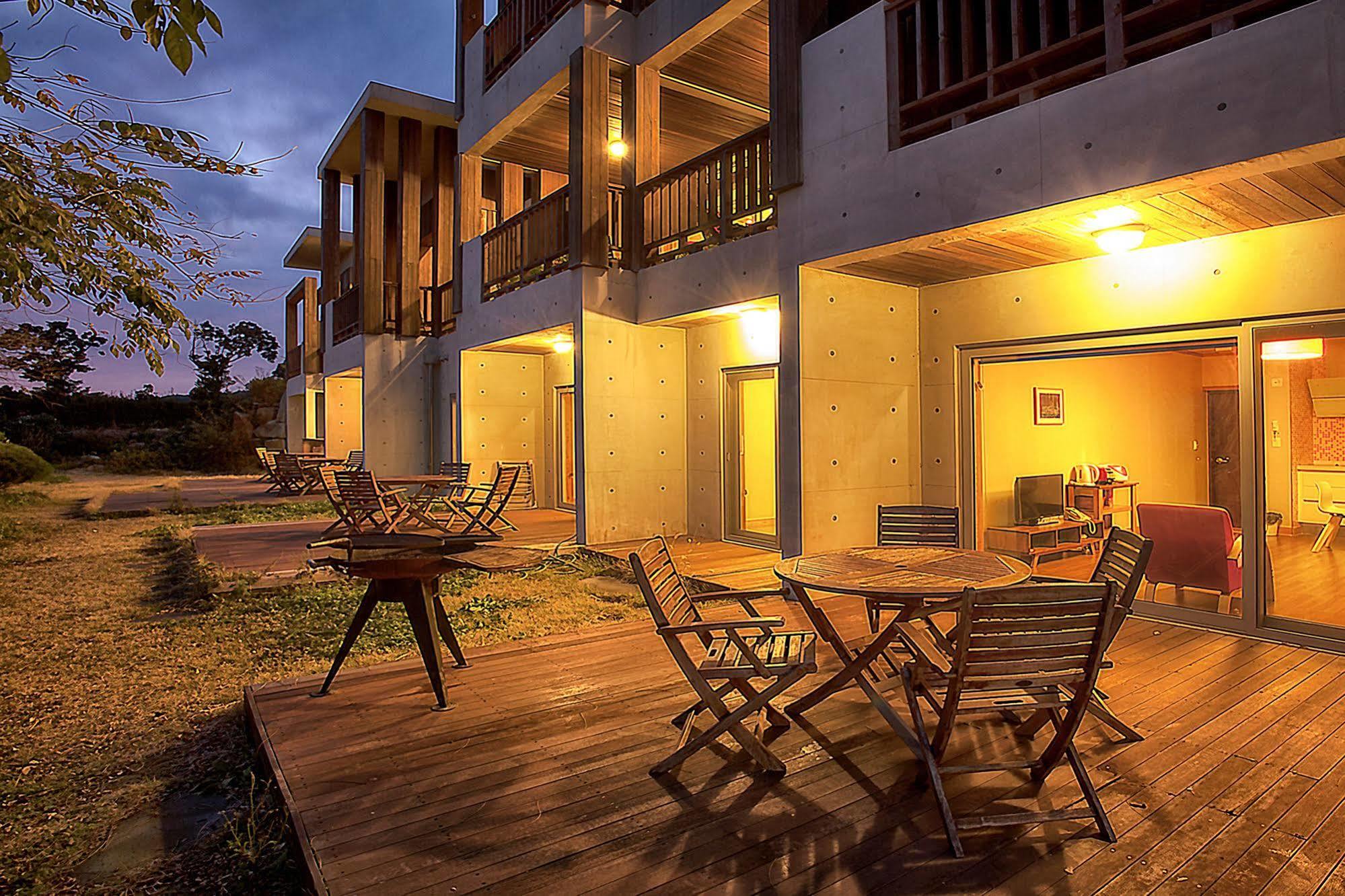 Jeju Eco Suites Seogwipo Exterior photo