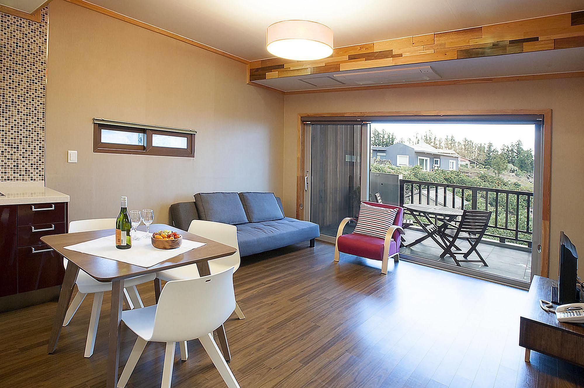 Jeju Eco Suites Seogwipo Exterior photo